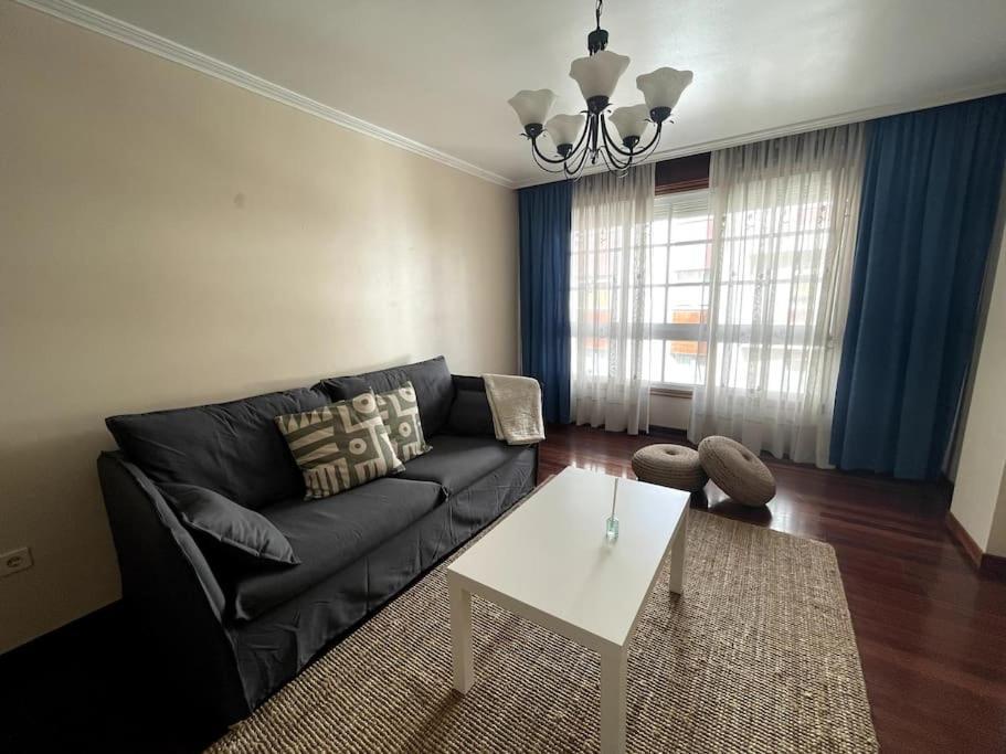Agradable Apartamento Centrico En Cangas Buitenkant foto