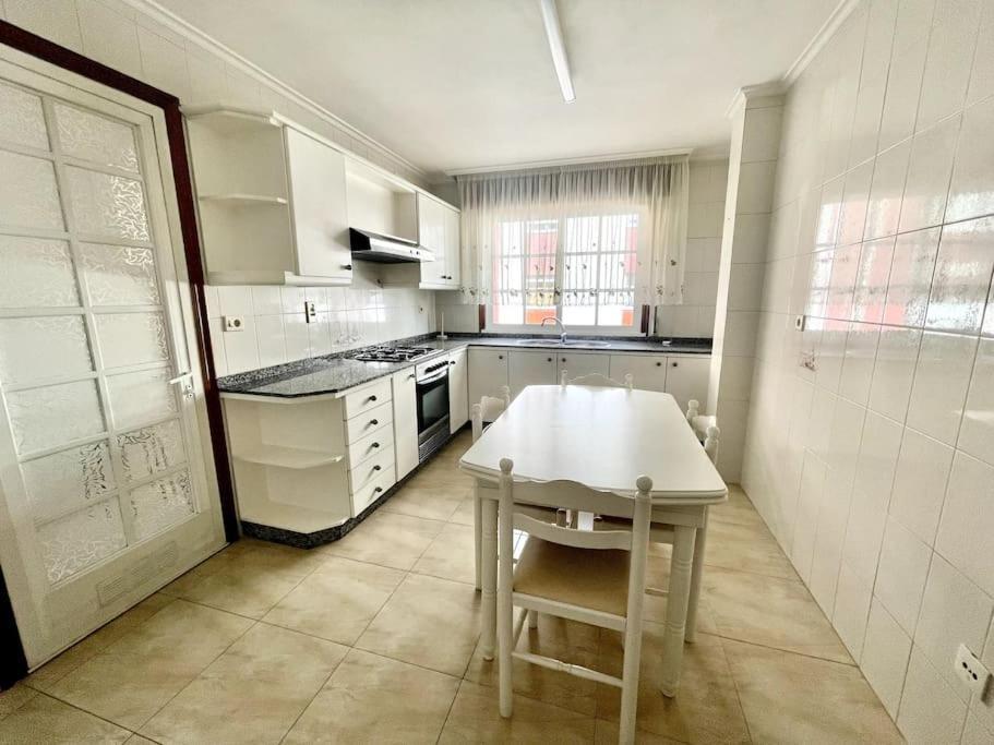 Agradable Apartamento Centrico En Cangas Buitenkant foto
